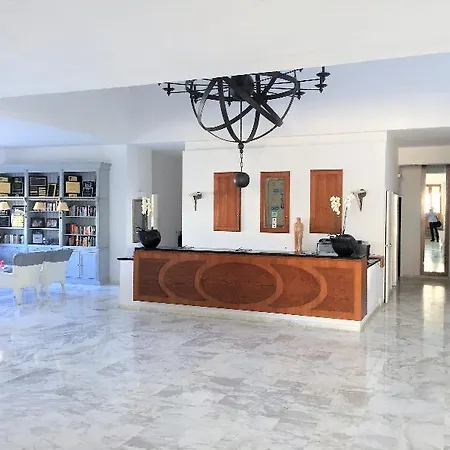 Ξενοδοχείο με διαμερίσματα Grecotel Casa Adele 4*
